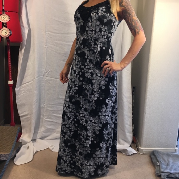 Faded Glory Black and White floor length dress - Picture 2 of 7